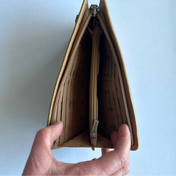 Fossil Wallet Woman’s Leather Suede Multicolor Front Tan Back and Insides - Picture 4 of 10